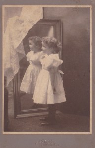 Mudge, E.L. Chattanooga TN girl mirror