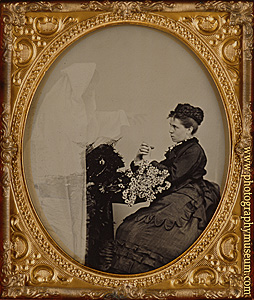 spirittintypemediumlooksatghostWMK300