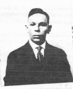 Rufus E. Hearn, ca. 1910 photographs attached to his Jan. 30, 1918 passport application. The passport was issued Feb. 9, 1918 for travel to . He was to Cuba via Key West, FL; Ancestry.com. U.S. Passport Applications, 1795-1925