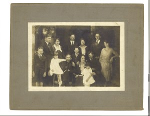 Hutch and Julia Carter and their 11 children. Jackson County, Georgia. Photo by Noble E. Merck, ca. ; collection R. Michael Jackson