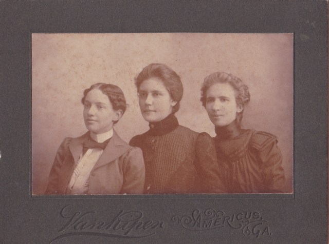 Van Riper trio 4x5 young ladies