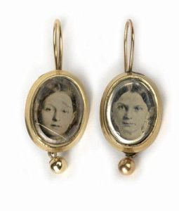 9A ElectoplatedGold dangle earrings