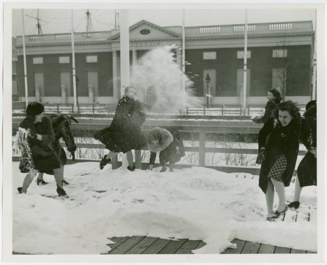 GA bldg WorldsFair snowfight
